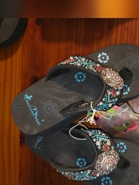 Montana West Little Girls Flip-flops NWT SZ Med 1-2